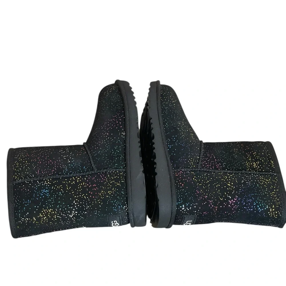 New! UGG Kids Classic II Shimmer SKY boots size 1